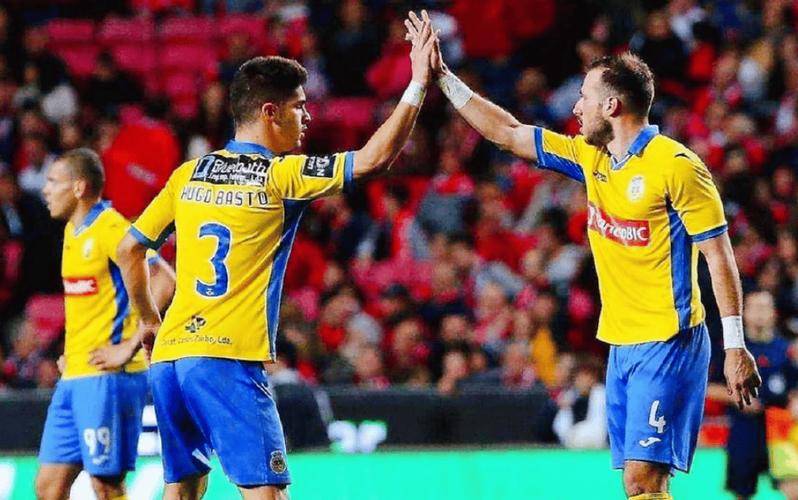 立博体育官方入口-包含赛后葡超焦点战；里昂临场应变；引发热议；临场指挥获称赞的词条